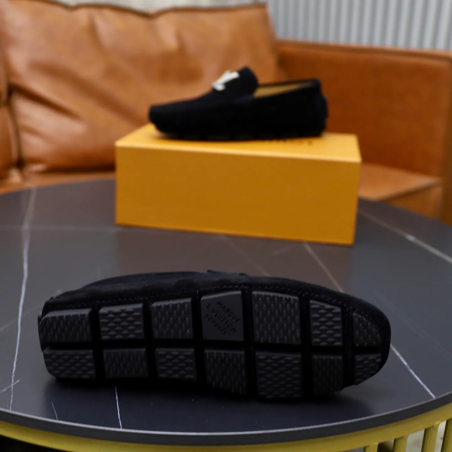 Ex-factory price: 480💰【LV】Louis Vuitton ⚠️High-end men’s driving and pedal series ⚠️38-44 (customized for 45) ⚠️All original cowhide leather! Thick and soft! Made entirely of calfskin lining! Rubber sheet anti-slip beanie sole! Three-dimensional package technology! Fashionable and classic! Handicrafts! Original high quality! Feel free to compare!